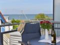 Beach Front Flat, Just Steps From The Sea ホテル詳細