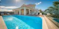 Karmilos Hill Villa with private pool  ホテル詳細