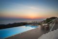 New Entheos Private Villa with sea views and pool ホテル詳細