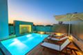 Perla Villa with Heated Pool ホテル詳細