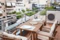 Spacious Apt In Neos Kosmos Across Metro Station ホテル詳細
