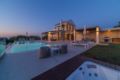 Vita Brevis Villa - Luxurious 1.5km from the Beach ホテル詳細