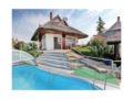 Holiday home Méhes utca-Cserszegtomaj ホテル詳細