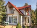 Three-Bedroom Apartment in Balatonfoldvar ホテル詳細