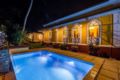 4BR w/ Pvt Pool Field Views Nature Trails ホテル詳細