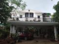 Entire Floor in MB Home Stay Villa Bhopal ホテル詳細