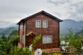 Stunning 2-bedroom cottage with a hilly view/69383 ホテル詳細