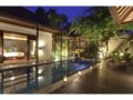 3BR Din Villa Features a Private Pool ホテル詳細