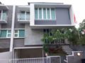 3BR Home with Pool Near Kuta ホテル詳細