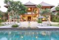 5 BDR Villa Beach Front in Canggu ホテル詳細