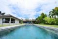 9 BDR Villa With Rice Field View in Canggu ホテル詳細