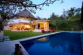 Beautiful Flower Villa with 5BDR at Seminyak ホテル詳細