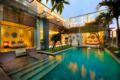 Exclusive Villas Complex, 7 BR, Seminyak w/ staff ホテル詳細