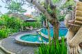 Experience Ubud from this 2BR Garden Bungalows ホテル詳細