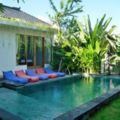 Family Three Bedroom Pool Villa Anyar ホテル詳細