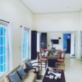 Full House at The Omah Alun Alun Kidul ホテル詳細