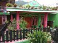 Homestay konsep pulang kampung,suasana kekeluargan ホテル詳細