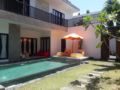 Nanda villa good villa with chiper price ホテル詳細