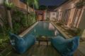 Spacious and cozy 2 bdr villa with pool and garden ホテル詳細