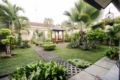 Spacious Tropical Garden House by NGINAP ホテル詳細