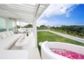 Stunning 5BR Luxury Private Villa Beachfront ホテル詳細
