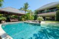 Stunning Kejora Villa -Secure Beachfront complex ホテル詳細