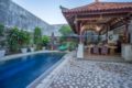 traditional balinese villa with big swimming pool ホテル詳細