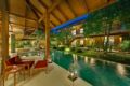 Tranquil comfy 3 br villa by the beach, Seminyak ホテル詳細