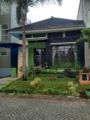 VILLA Murah Kota Batu Bagawanta 1 ホテル詳細