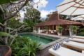 Wooden Style Luxury Villa in Canggu Area ホテル詳細