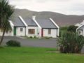 Achill Sound Holiday Village ホテル詳細