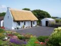 An Caladh Gearr Thatch Cottage ホテル詳細