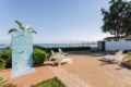 Beachfront, Villa Calliope - Light Blue Apartment ホテル詳細