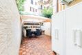 Florence Liona Apartments, Studio Apartment ホテル詳細