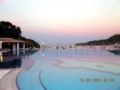 Hotel E Residence Cala Di Mola ホテル詳細