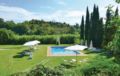 Apartment Gambassi Terme 95 with Outdoor Swimmingpool ホテル詳細