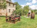 Seven-Bedroom Holiday Home in Pietrafitta (PG) ホテル詳細