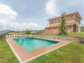 Six-Bedroom Holiday Home in Acquapendente VT ホテル詳細