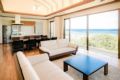 LUXE, VILLA in Sakiyama & Oceanfront living Room ホテル詳細