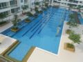 4BR Embassy View Suite 7, LARGE POOL, FREE Parking ホテル詳細