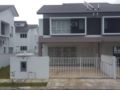 4U Vista Homestay, Bandar University (Muslim Only) ホテル詳細