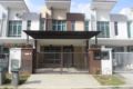 AB HOME PASIR GUDANG #Seri Alam #10-12 Person ホテル詳細