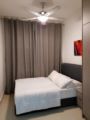 Aisaac Guesthouse 3 Bedrooms Shah Alam Free Lunch ホテル詳細