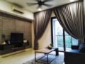 Comfy home, Radia Residence, Bukit Jelutong,WiFi ホテル詳細