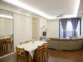 COZY AND SPACIOUS 2 BEDROOM APARTMENT ホテル詳細