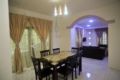 DHIAFAH HOMESTAY 4 BR AIRCOND CLOSE TO UMT, UNISZA ホテル詳細