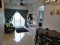 Elegant 2br2bh Mesahill (100mbpsAmazing Pool) ホテル詳細