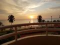 Family 3 bedroom beachfront home, amazing sunset ホテル詳細