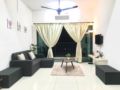 Family Home By Homez Suite | 3R2B | Bukit Mertajam ホテル詳細