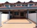 HOMESTAY CIKGU HARIF D' KUANTAN (MUSLIM ONLY) ホテル詳細